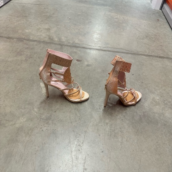 Beautiful sexy heel 8.5 put on once never walked but across room in them - Picture 2 of 3